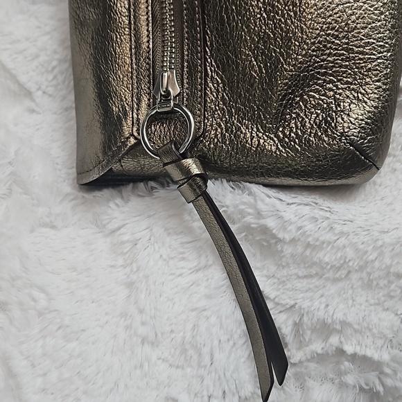 Womens Coach Gold Metallic Clutch Purse Wristlet - Picture 4 of 8